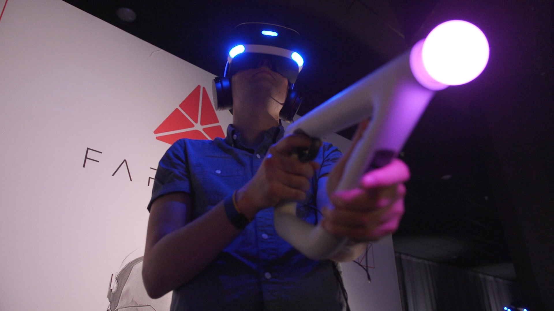 Игры виртуальной реальности с джойстиком на андроид. PS VR aim Controller. Aim Controller ps4 VR. Sony PLAYSTATION 4 VR игры. VR aim 2023.