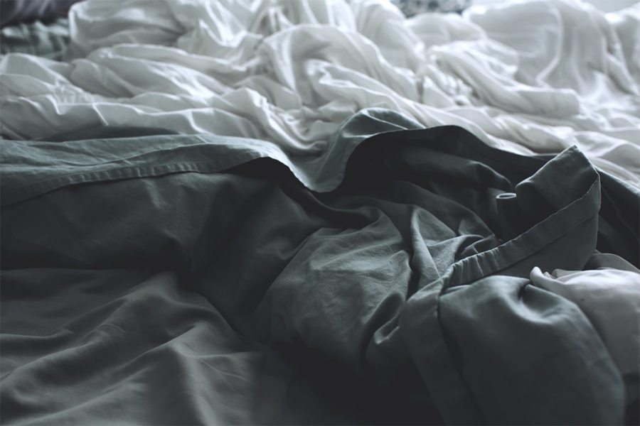 เช็คความสะอาดของผ้าปูที่นอน