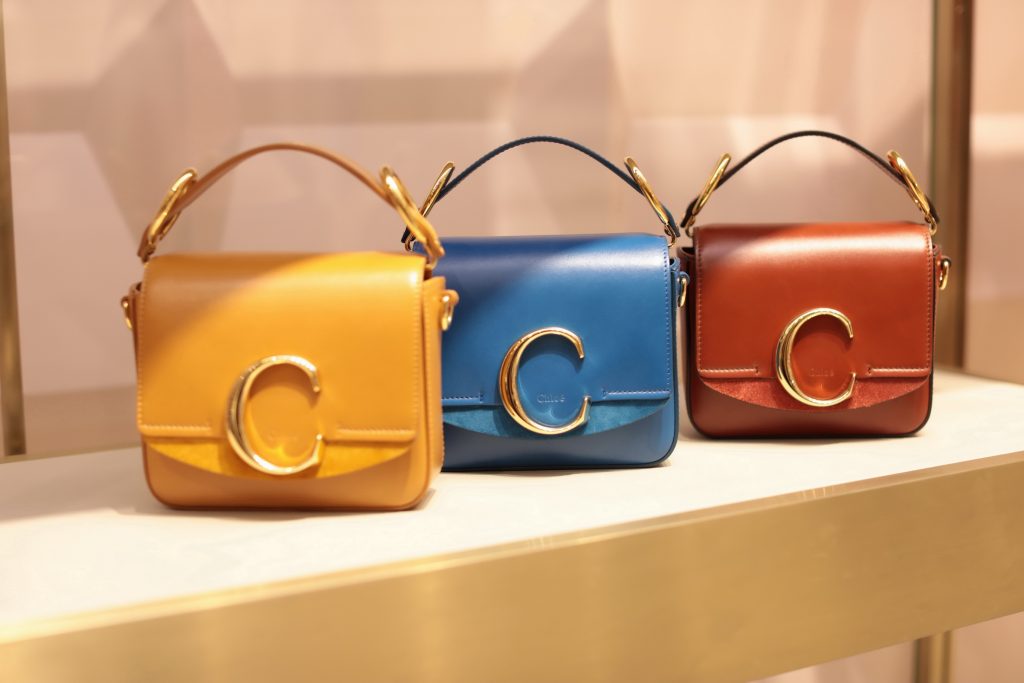 กระเป๋าโคลเอรุ่น ‘Chloé C’ และ รุ่น ‘Tess’
