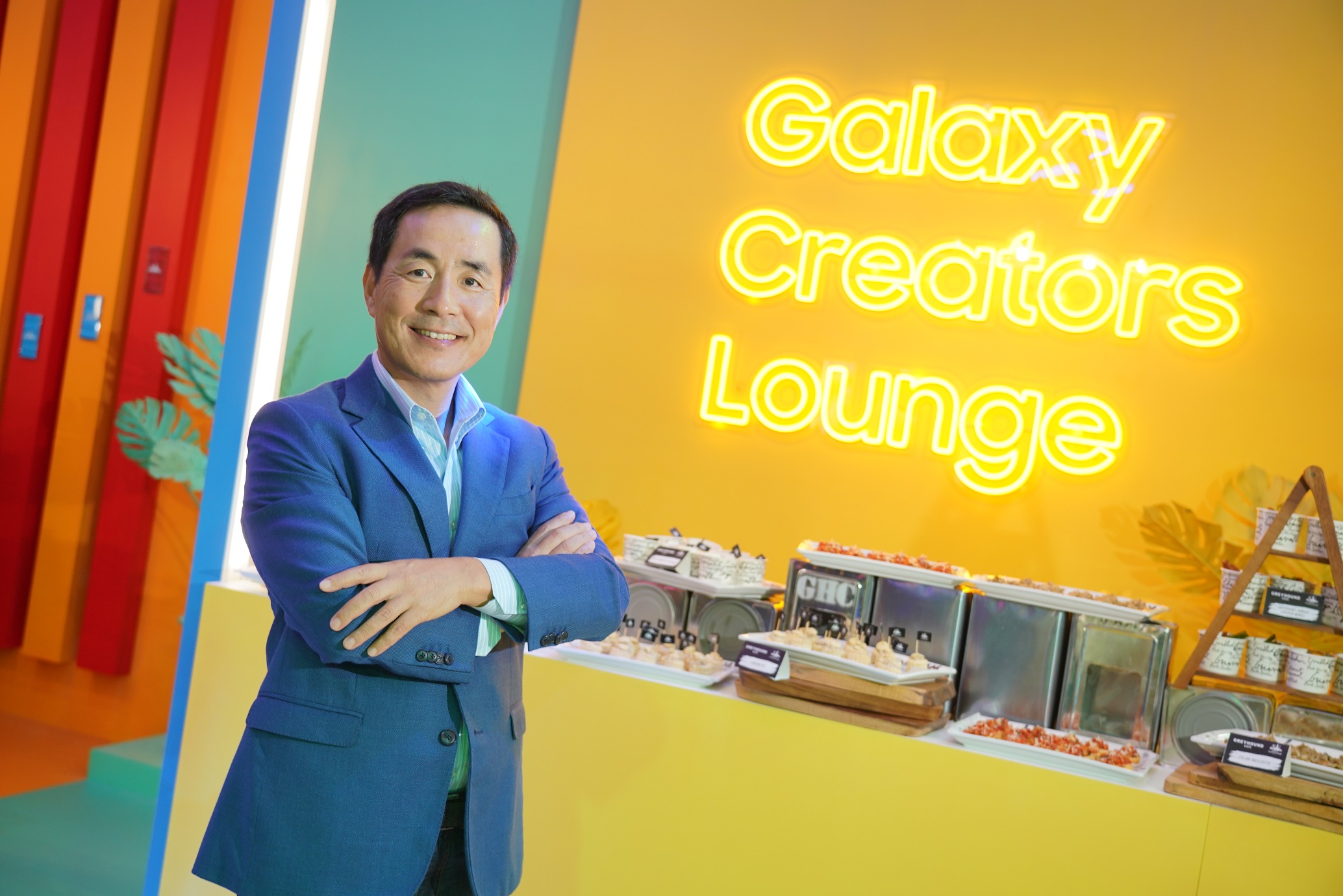 Galaxy Creator Lounge